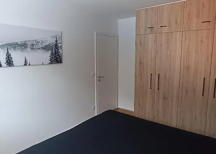 Nely Apartman *